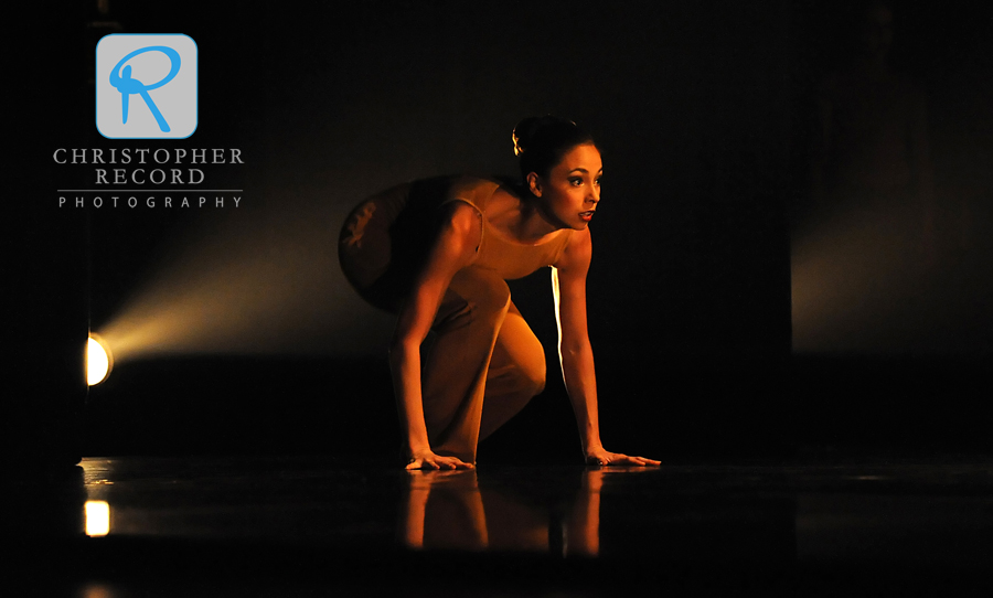 Jamie Dee waits to take the stage in "Tearing for a Cure" by Uri Sands