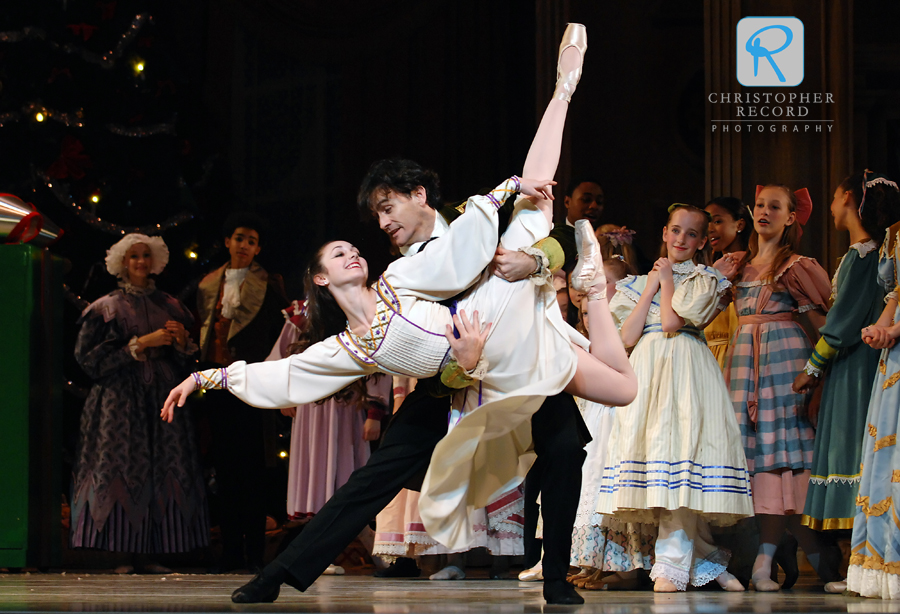 Sasha Janes as Drosselmeyer lifts Ellen Hummel's Clara in2007. Nikon D2X 1/200th f2.8 ISO 800