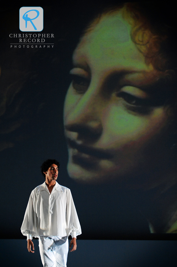 A da Vinci portrait appears to have an eye on Addul Manzano