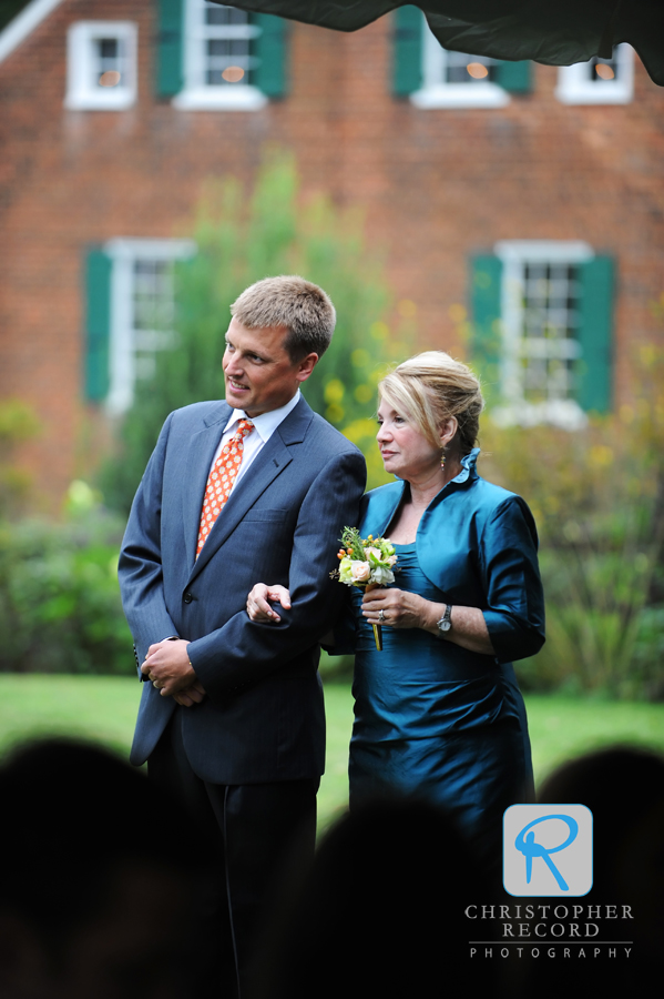 Brother-in-law Scott gets ready to escort Regina's mother to the ceremony